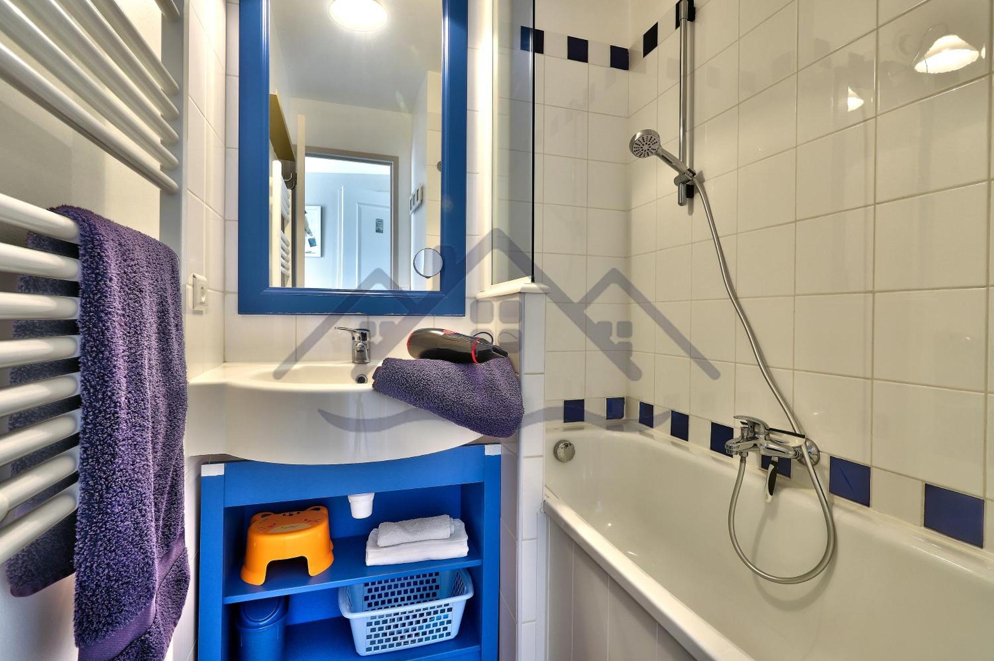 Localise - A06 - Entierement De Plain-Pied Avec Petite Vue Mer - Donnant Sur La Piscine Et Le Jardin - Wifi Inclus - Draps Inclus - Guilvinec Luaran gambar
