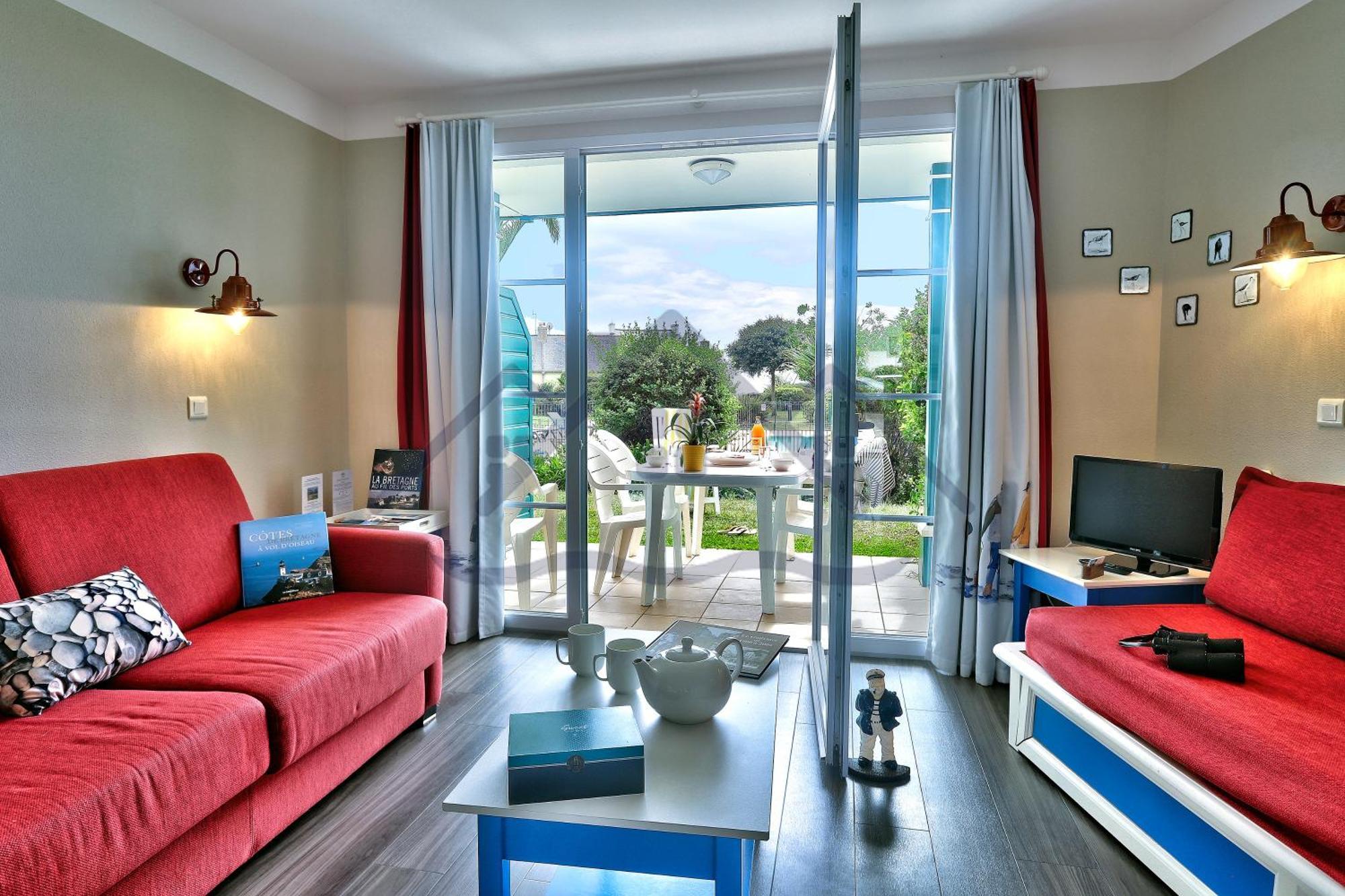Localise - A06 - Entierement De Plain-Pied Avec Petite Vue Mer - Donnant Sur La Piscine Et Le Jardin - Wifi Inclus - Draps Inclus - Guilvinec Luaran gambar