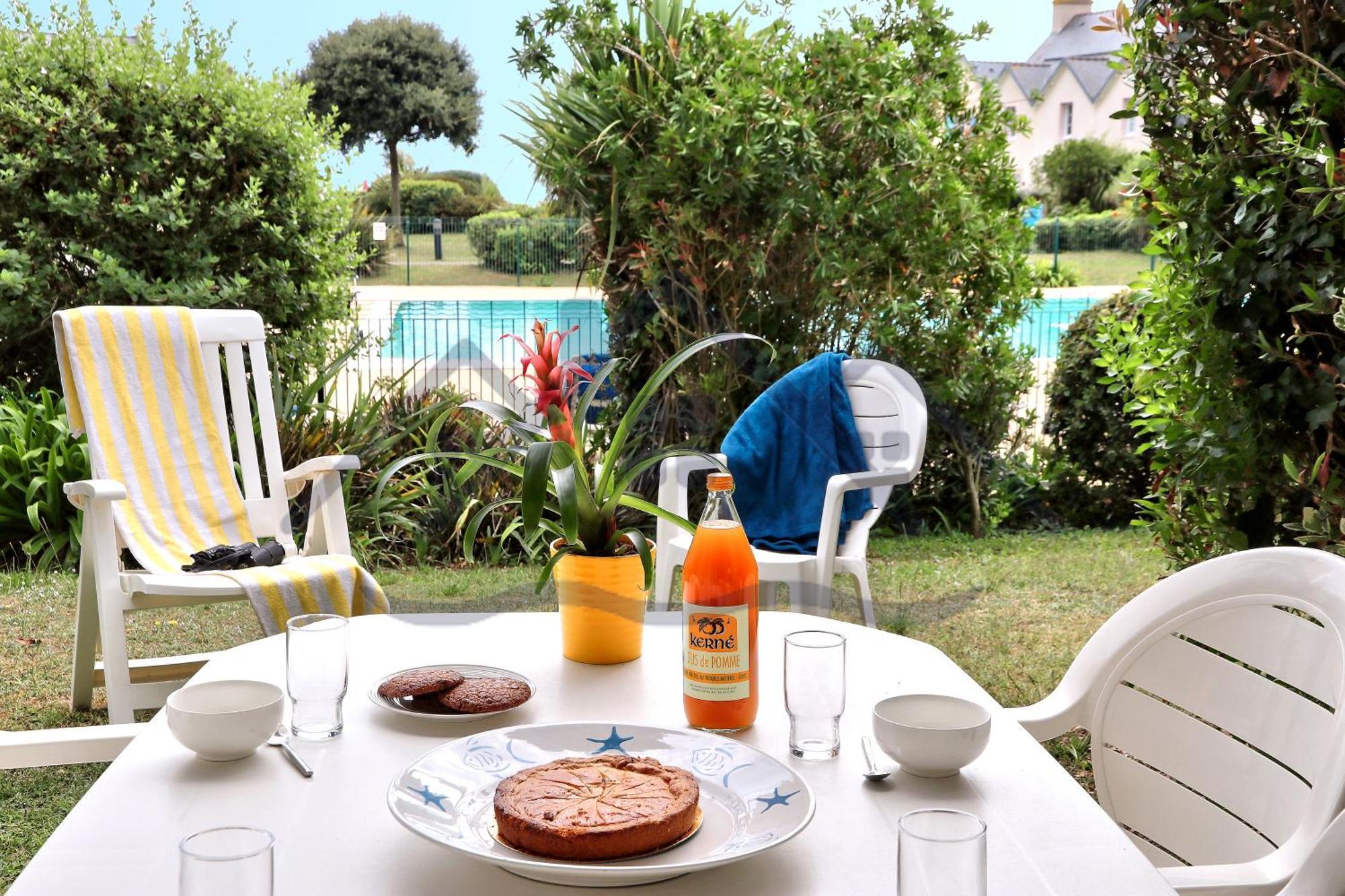 Localise - A06 - Entierement De Plain-Pied Avec Petite Vue Mer - Donnant Sur La Piscine Et Le Jardin - Wifi Inclus - Draps Inclus - Guilvinec Luaran gambar