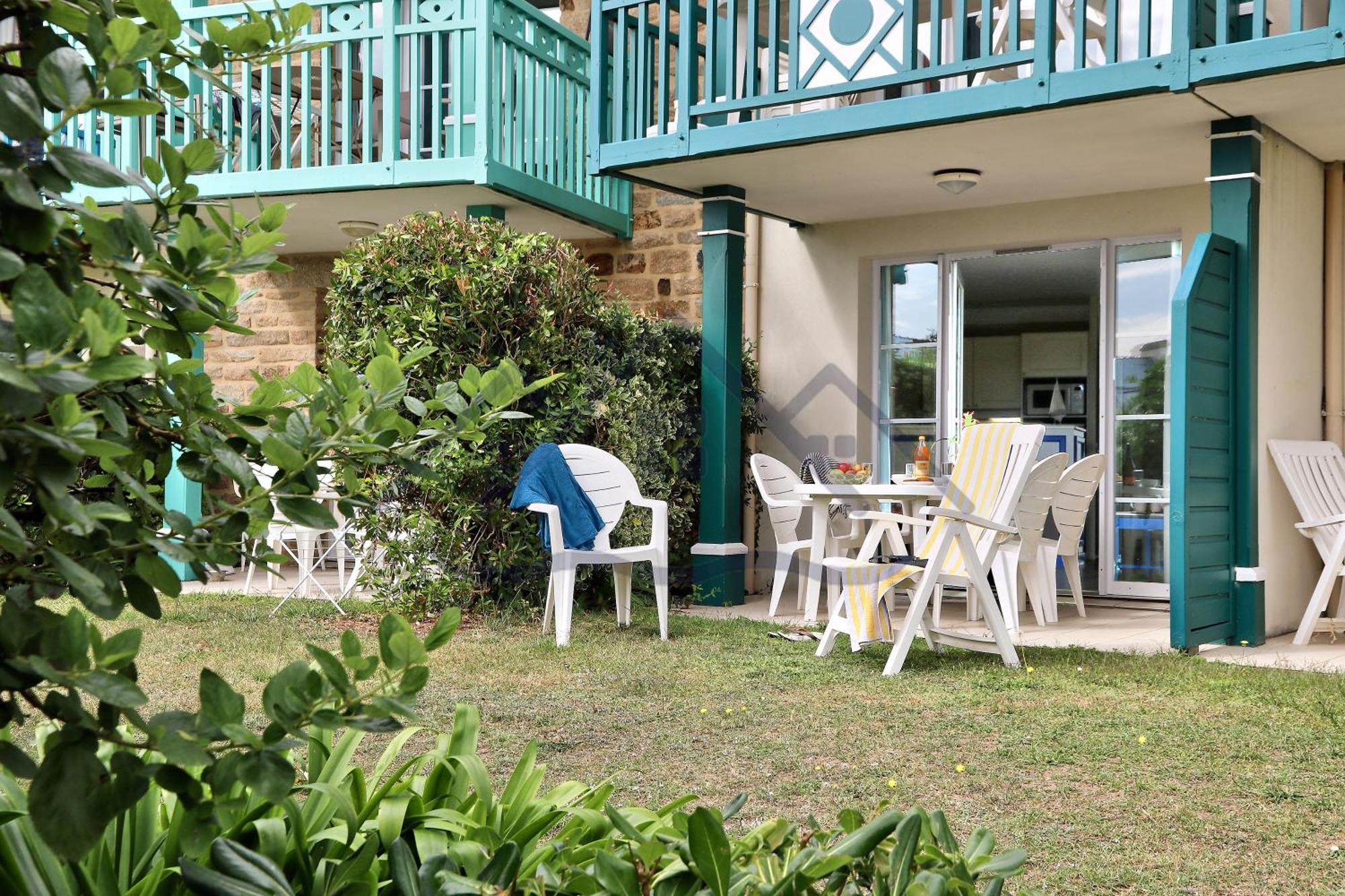 Localise - A06 - Entierement De Plain-Pied Avec Petite Vue Mer - Donnant Sur La Piscine Et Le Jardin - Wifi Inclus - Draps Inclus - Guilvinec Luaran gambar